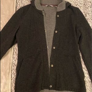 Black button up lightweight jacket! W/hood